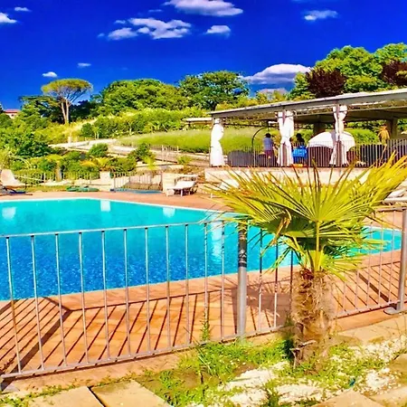 Spoleto Poolside07 Kms Centresleeps 24Wifiairconentire Property Exc Yours ヴィラ *
