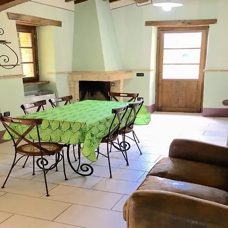 Spoleto Poolside07 Kms Centresleeps 24Wifiairconentire Property Exc Yours ヴィラ