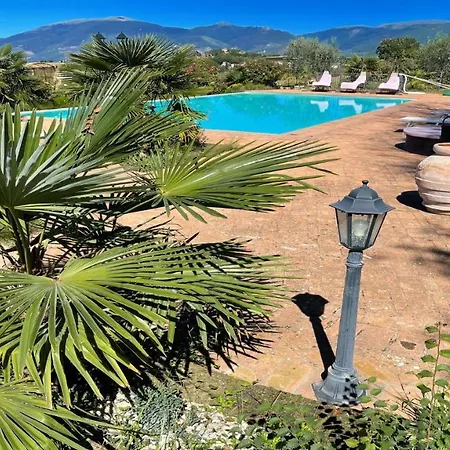 Βίλα Spoleto Poolside07 Kms Centresleeps 24Wifiairconentire Property Exc Yours