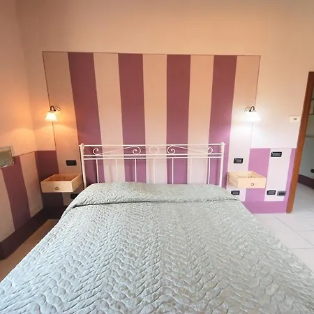 Spoleto Poolside07 Kms Centresleeps 24Wifiairconentire Property Exc Yours Colle Umberto