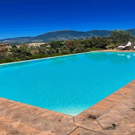 Spoleto Poolside07 Kms Centresleeps 24Wifiairconentire Property Exc Yours