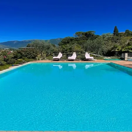 Spoleto Poolside07 Kms Centresleeps 24Wifiairconentire Property Exc Yours ヴィラ