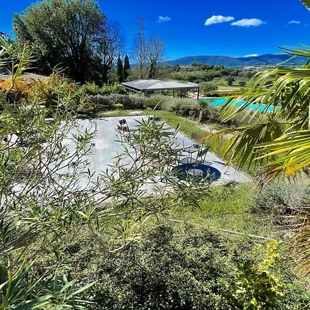 Spoleto Poolside07 Kms Centresleeps 24Wifiairconentire Property Exc Yours * Colle Umberto